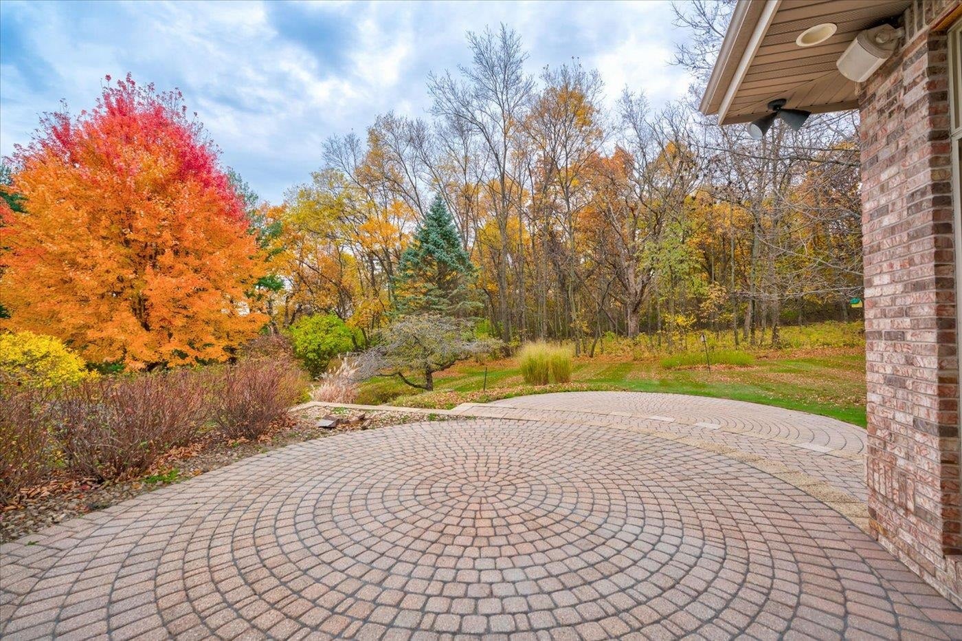 Verona, Wisconsin, 53593, United States, 4 Bedrooms Bedrooms, ,4 BathroomsBathrooms,Residential,Active,1953703