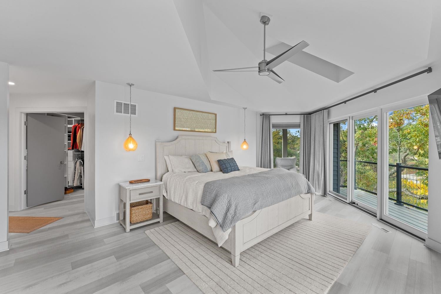 Wisconsin Dells, Wisconsin, 53965, United States, 3 Bedrooms Bedrooms, ,4 BathroomsBathrooms,Residential,Active,1968402