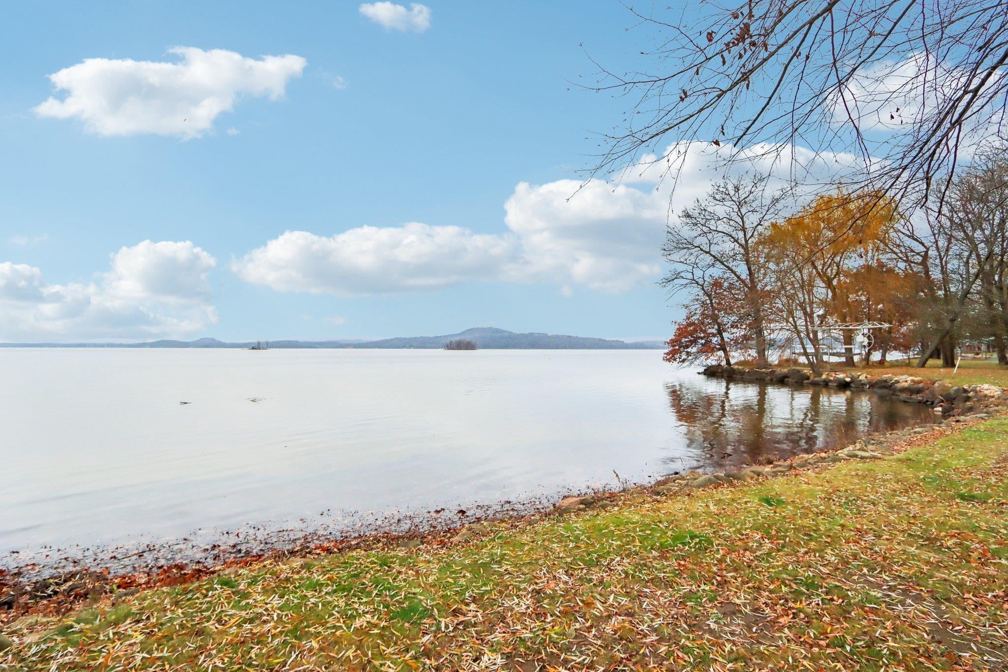 Poynette, Wisconsin, 53955, United States, 4 Bedrooms Bedrooms, ,2 BathroomsBathrooms,Residential,Active,1997880