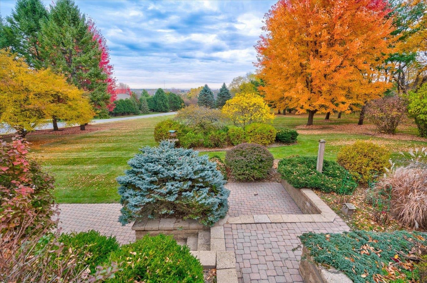 Verona, Wisconsin, 53593, United States, 4 Bedrooms Bedrooms, ,4 BathroomsBathrooms,Residential,Active,1953703