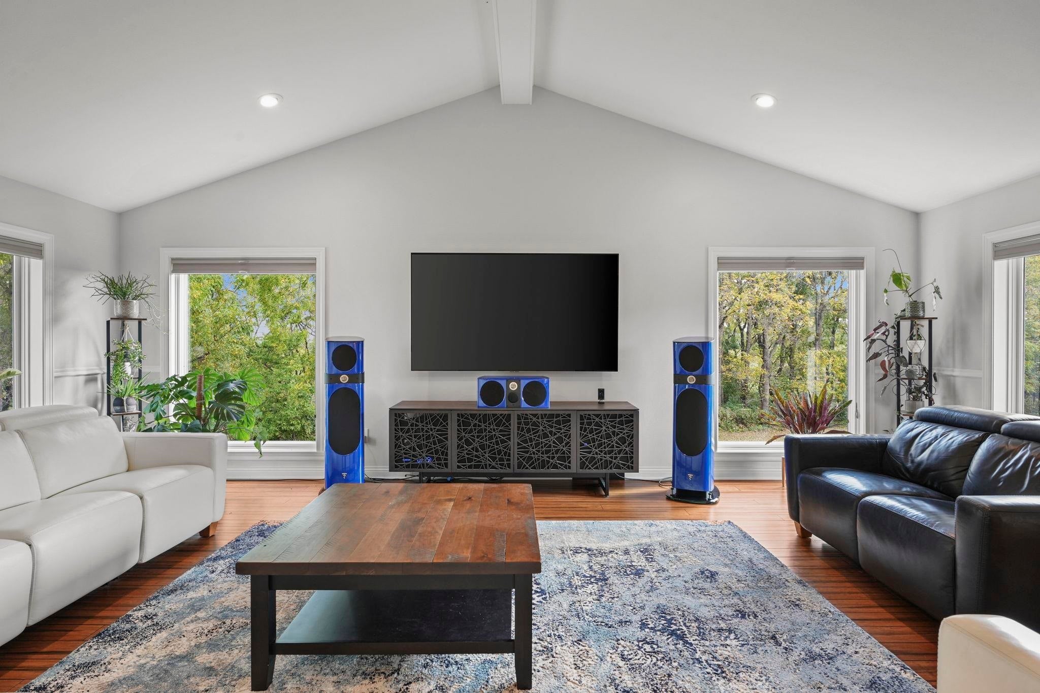 Mineral Point, Wisconsin, 53565, United States, 6 Bedrooms Bedrooms, ,3 BathroomsBathrooms,Residential,Active,1960179