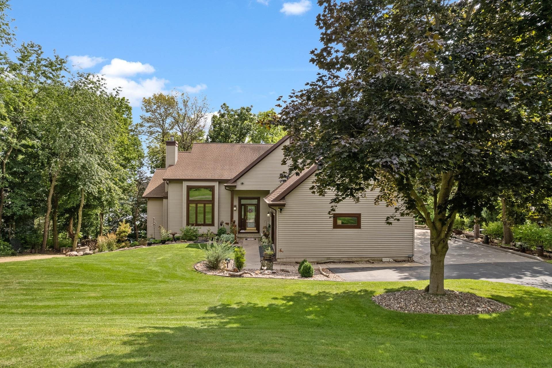 Poynette, Wisconsin, 53955, United States, 3 Bedrooms Bedrooms, ,4 BathroomsBathrooms,Residential,Active,1920246