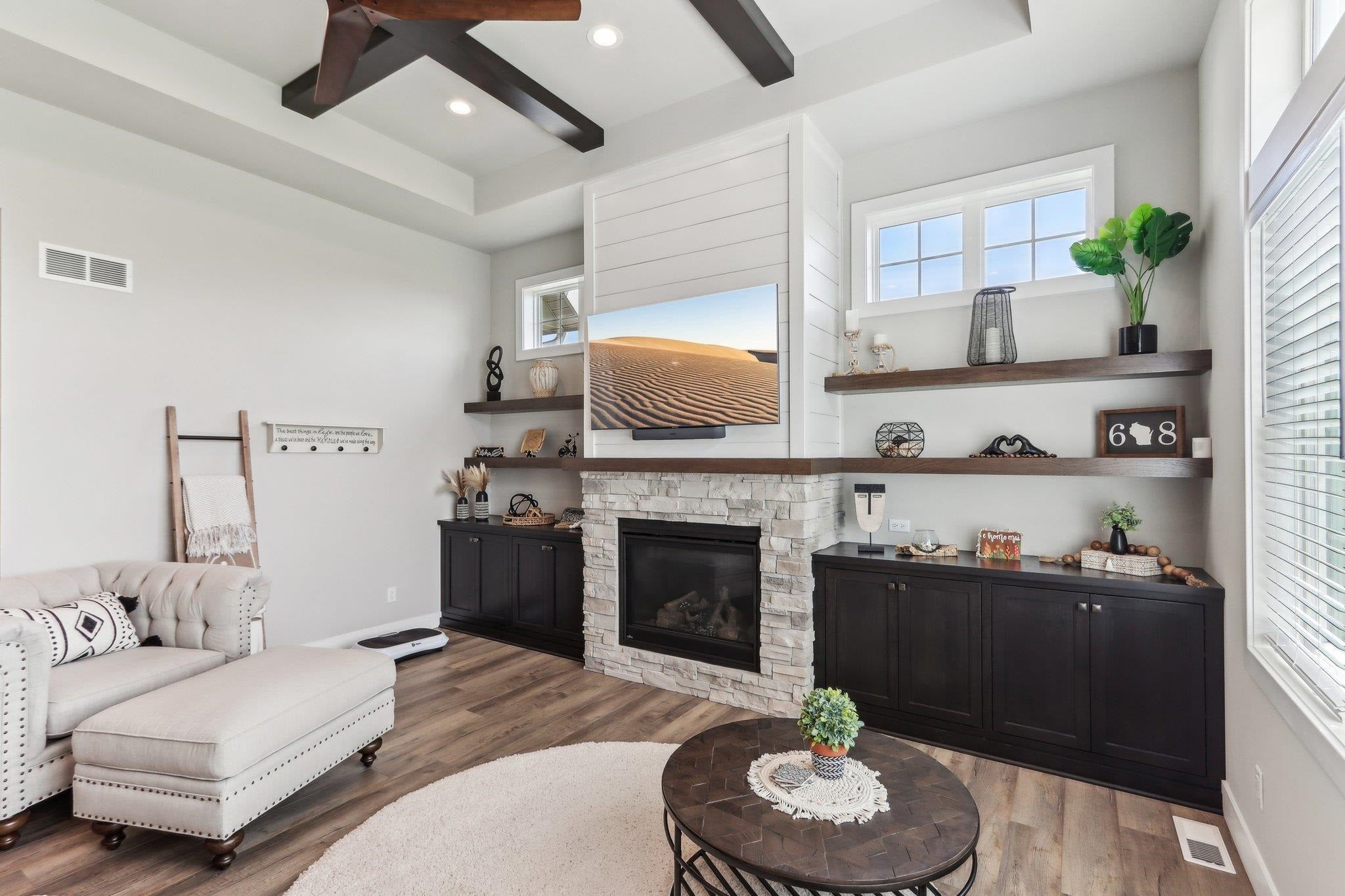 Waunakee, Wisconsin, 53597, United States, 4 Bedrooms Bedrooms, ,4 BathroomsBathrooms,Residential,Active,2007108