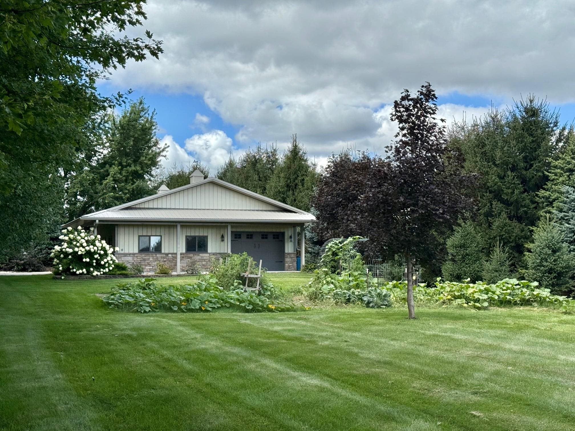 Stoughton, Wisconsin, 53589, United States, 4 Bedrooms Bedrooms, ,3 BathroomsBathrooms,Residential,Active,1929697