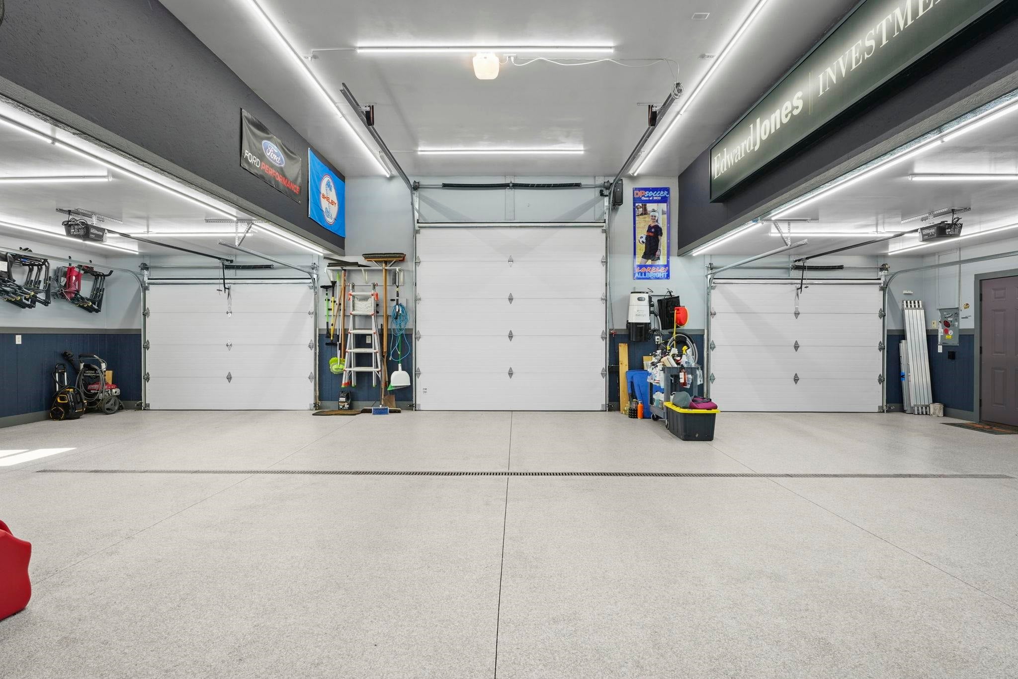 Mineral Point, Wisconsin, 53565, United States, 6 Bedrooms Bedrooms, ,3 BathroomsBathrooms,Residential,Active,1960179