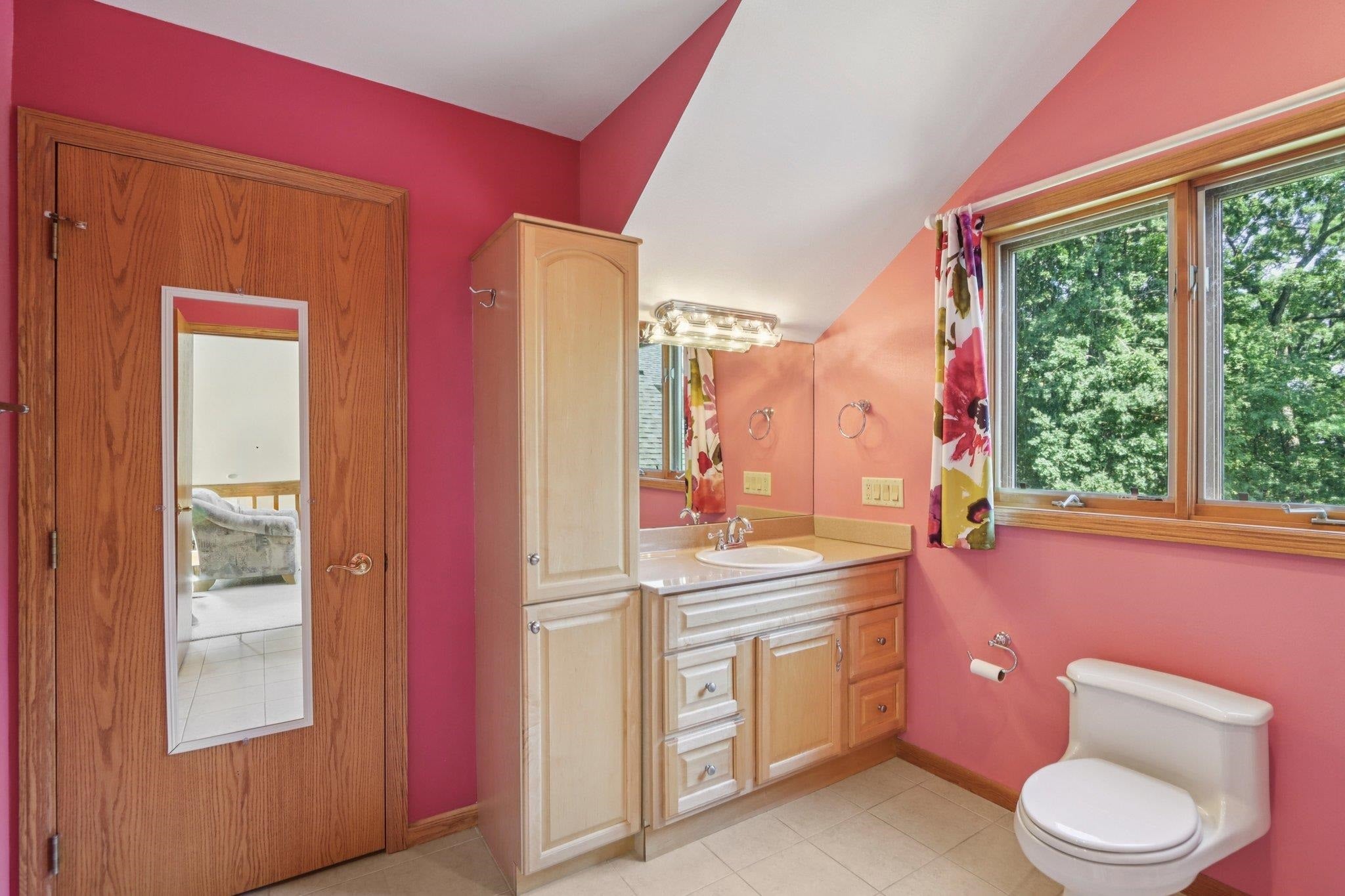 Oregon, Wisconsin, 53575, United States, 4 Bedrooms Bedrooms, ,5 BathroomsBathrooms,Residential,Active,2027819