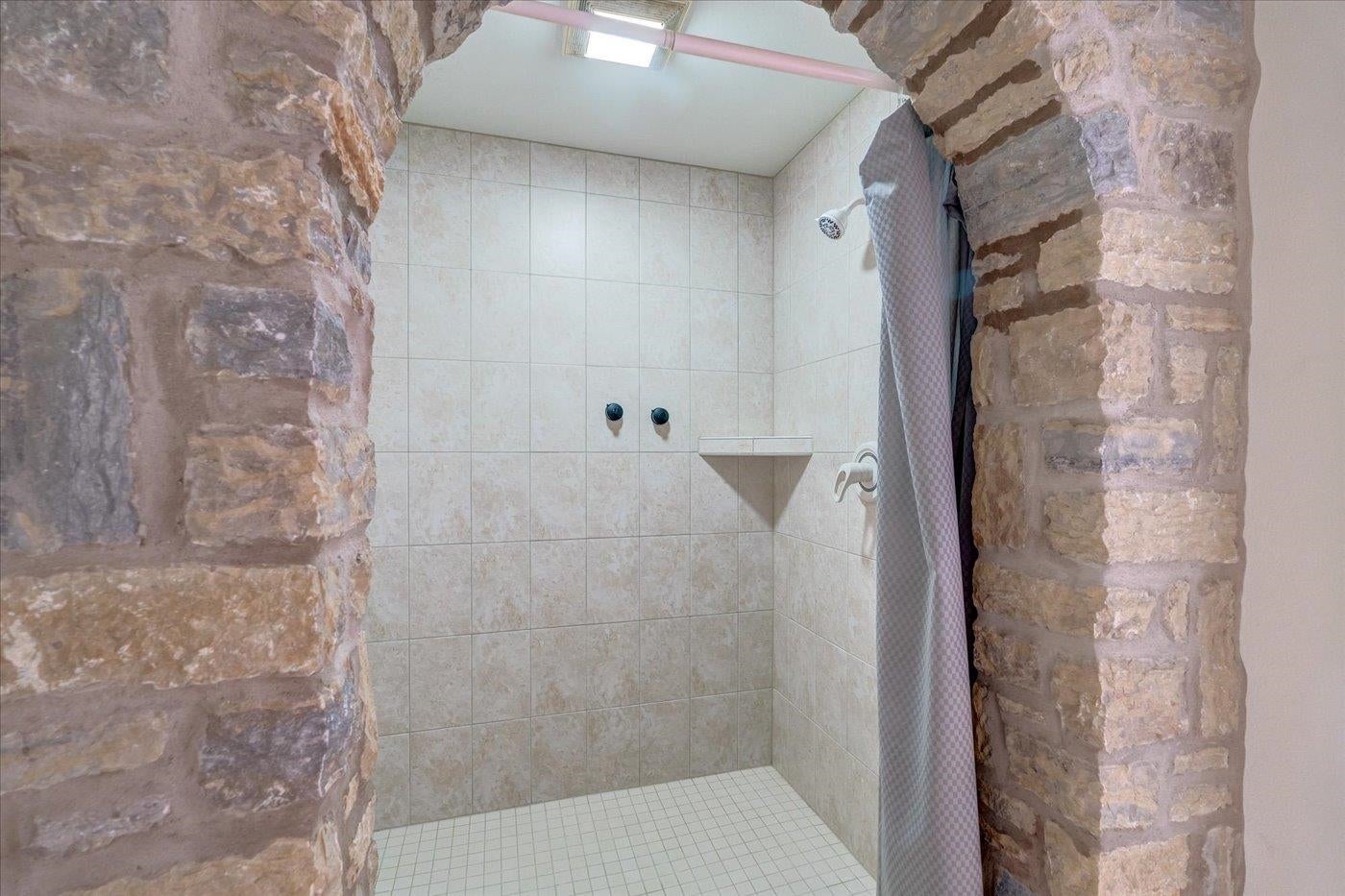 Verona, Wisconsin, 53593, United States, 5 Bedrooms Bedrooms, ,4 BathroomsBathrooms,Residential,Active,1913017