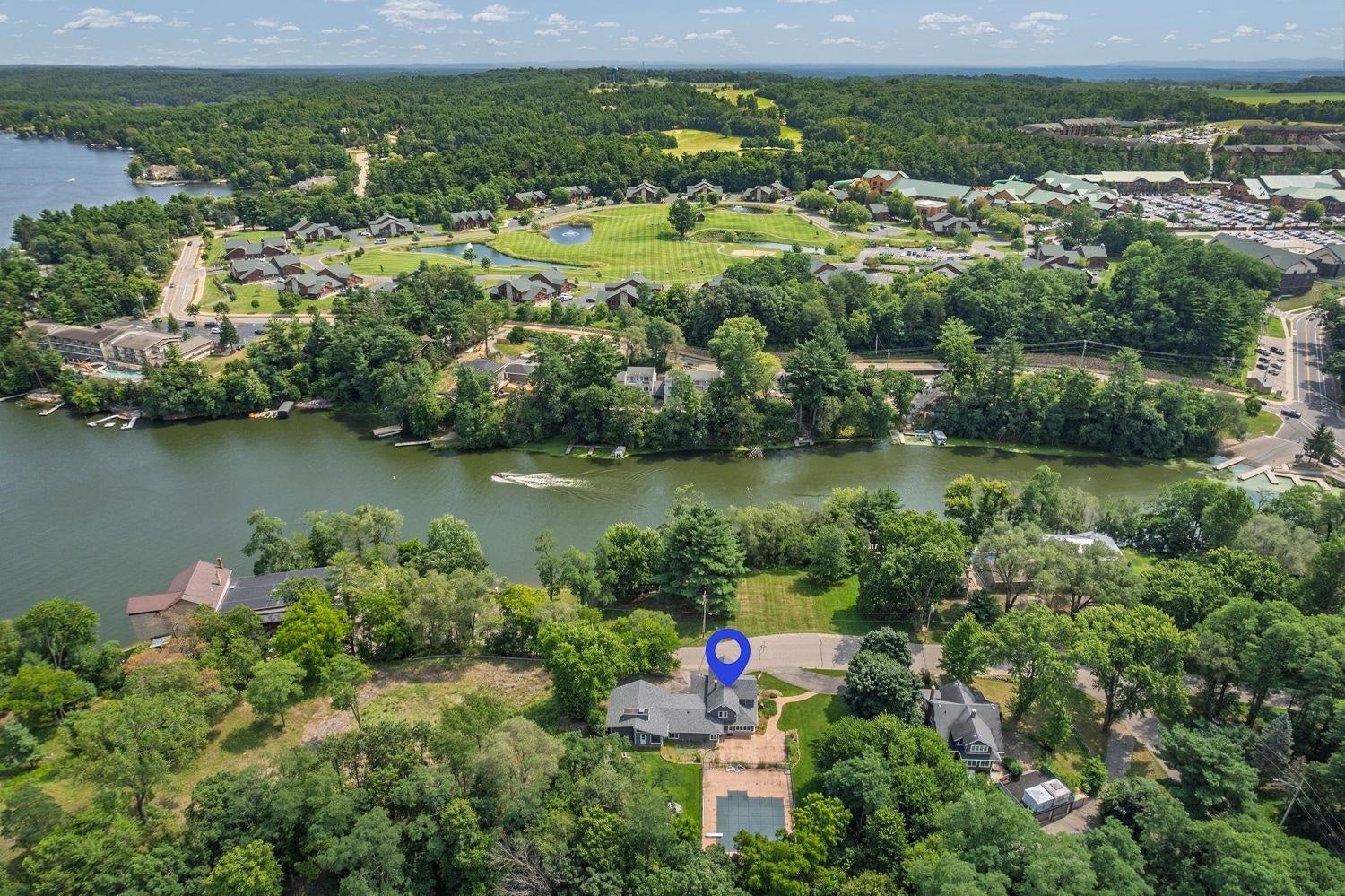 Wisconsin Dells, Wisconsin, 53965, United States, 4 Bedrooms Bedrooms, ,3 BathroomsBathrooms,Residential,Active,1973644