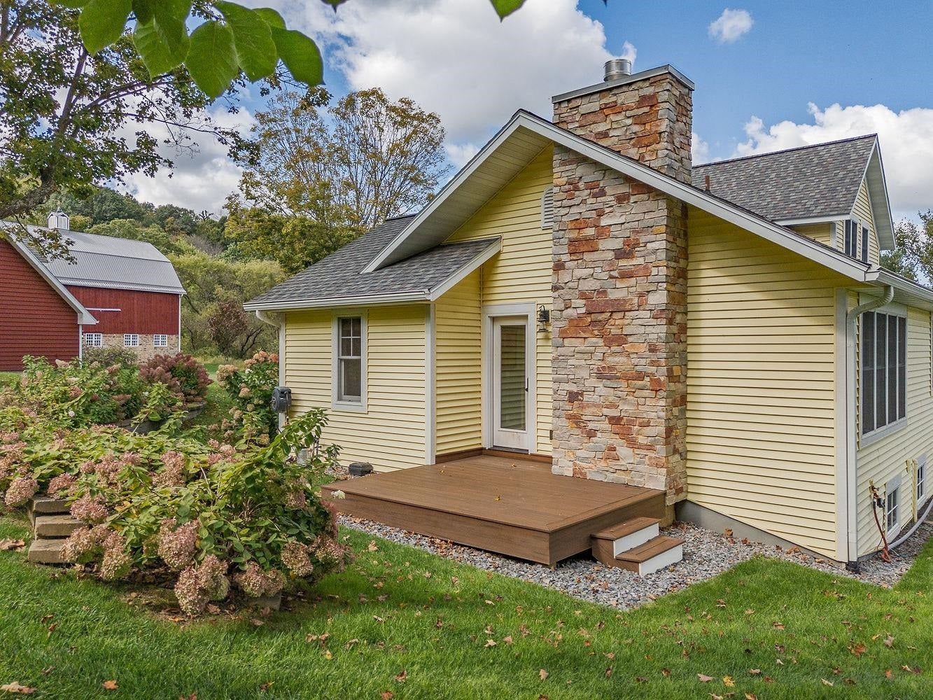 La Valle, Wisconsin, 53941, United States, 3 Bedrooms Bedrooms, ,4 BathroomsBathrooms,Residential,Active,1960140