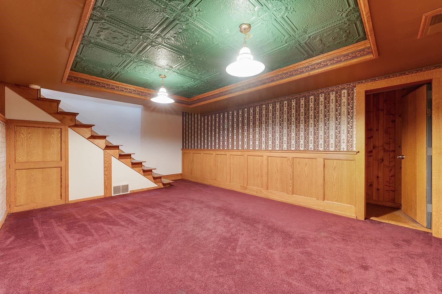 Montello, Wisconsin, 53949, United States, 3 Bedrooms Bedrooms, ,3 BathroomsBathrooms,Residential,Active,1927657