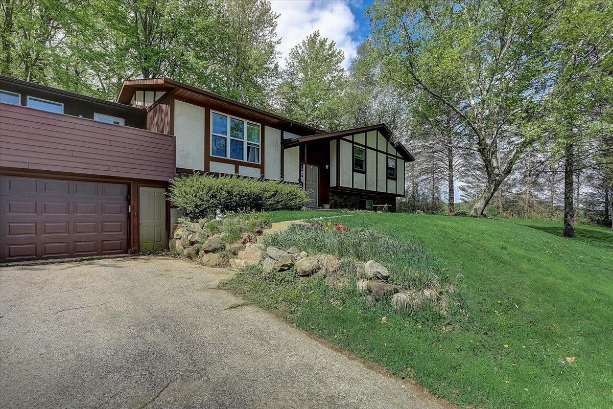 Lodi, Wisconsin, 53555, United States, 4 Bedrooms Bedrooms, ,2 BathroomsBathrooms,Residential,Contingent,2007323