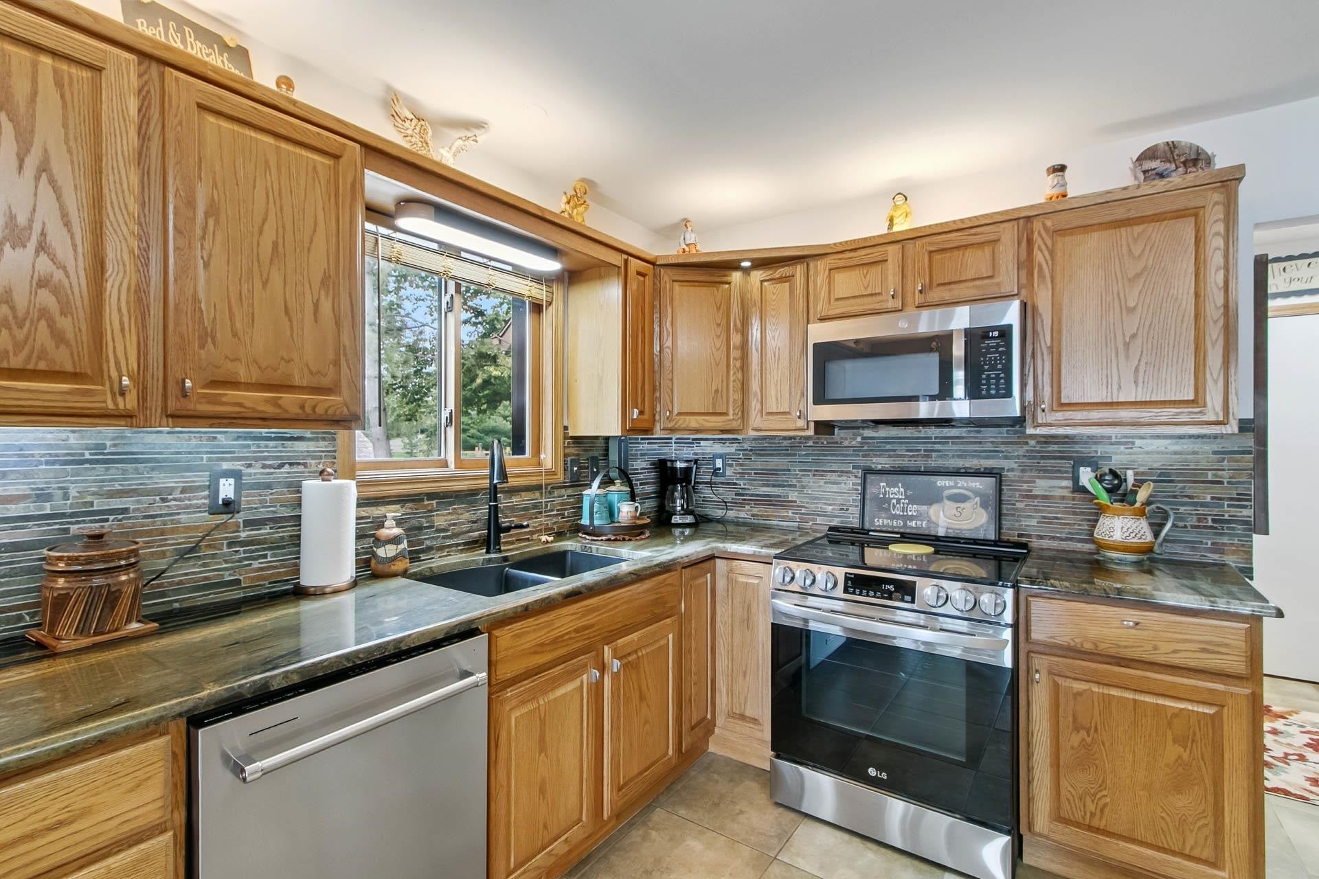 Poynette, Wisconsin, 53955, United States, 3 Bedrooms Bedrooms, ,4 BathroomsBathrooms,Residential,Active,1920246
