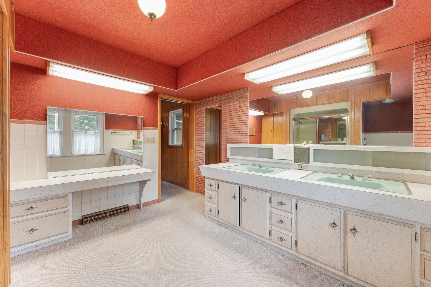 Wisconsin Dells, Wisconsin, 53965, United States, 4 Bedrooms Bedrooms, ,3 BathroomsBathrooms,Residential,Active,1973644