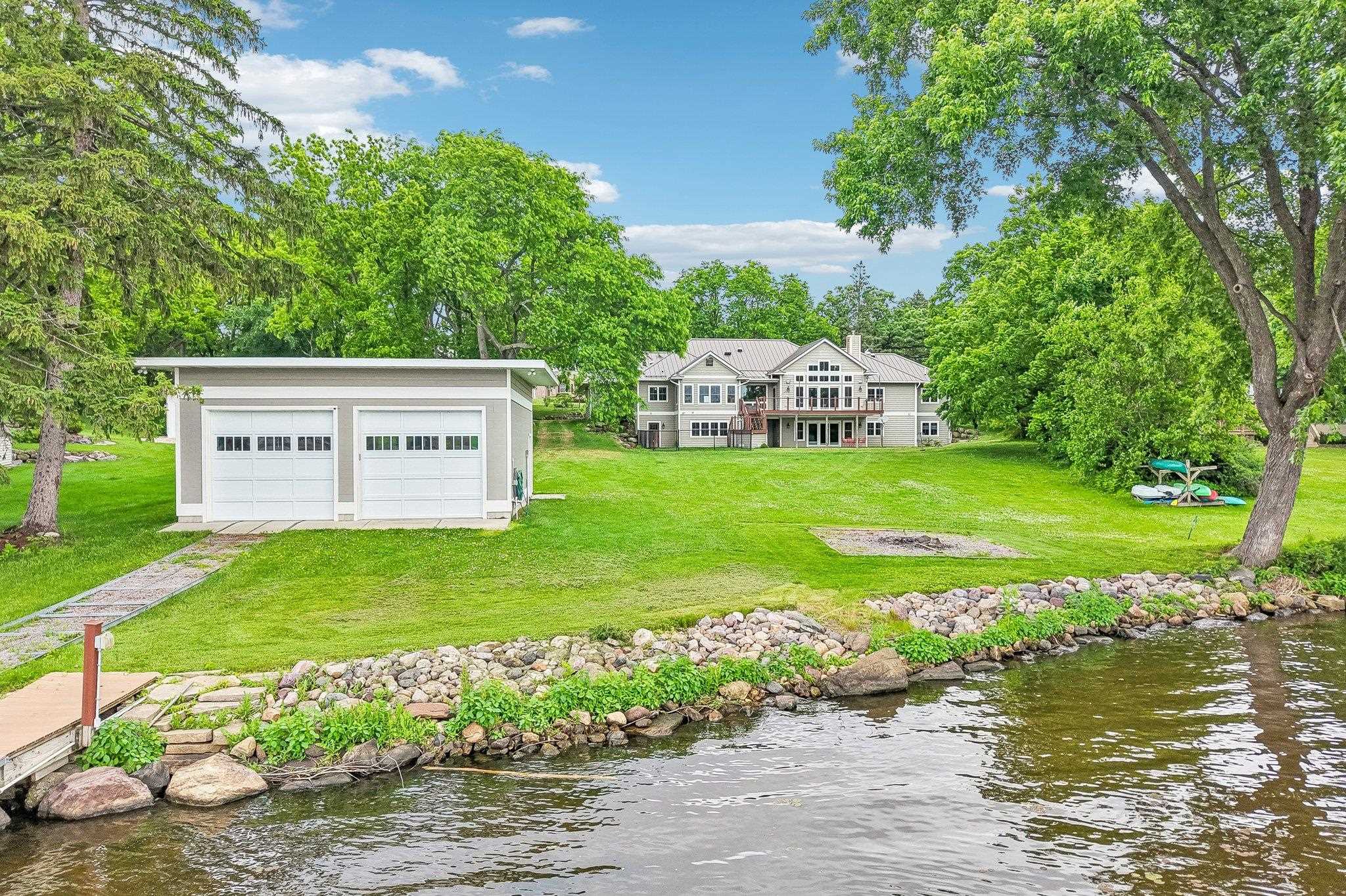 Showings begin Friday 6/12. Experience exceptional waterfront living i – image 4