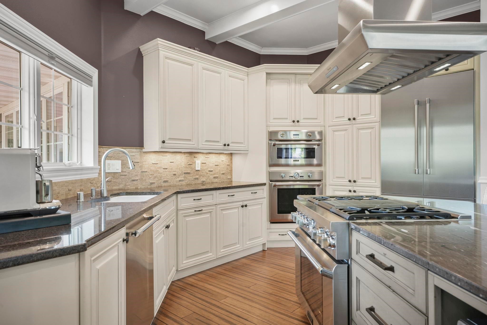 Mineral Point, Wisconsin, 53565, United States, 6 Bedrooms Bedrooms, ,3 BathroomsBathrooms,Residential,Active,1960179