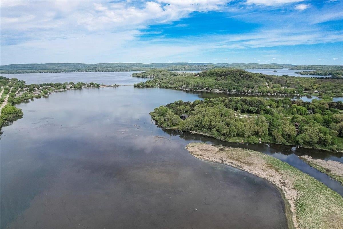 Lodi, Wisconsin, 53555, United States, 4 Bedrooms Bedrooms, ,2 BathroomsBathrooms,Residential,Contingent,2007323