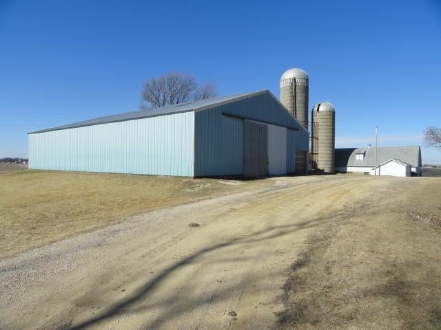 Enjoy rural living from this 5 bedroom 2 bath 3000 square foot beauty – image 66
