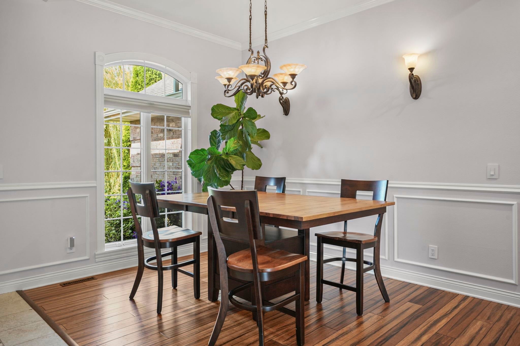 Mineral Point, Wisconsin, 53565, United States, 6 Bedrooms Bedrooms, ,3 BathroomsBathrooms,Residential,Active,1960179