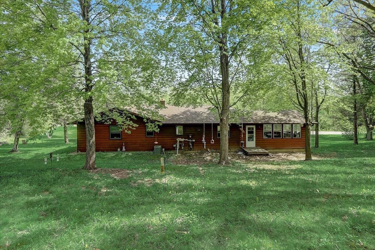 Lodi, Wisconsin, 53555, United States, 4 Bedrooms Bedrooms, ,2 BathroomsBathrooms,Residential,Contingent,2007323