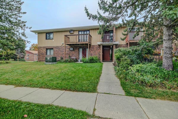 2829 COHO ST APT 6, FITCHBURG, WI 53713, photo 1 of 42