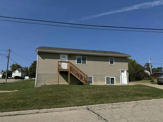 695 STALEY AVE, PLATTEVILLE, WI 53818 - Image 1