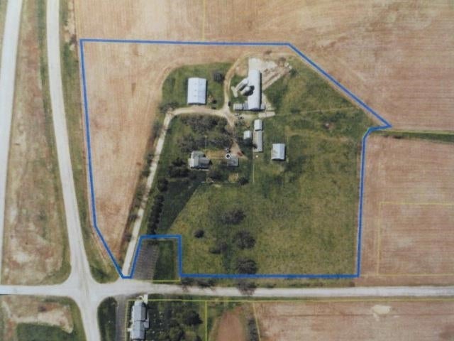 Enjoy rural living from this 5 bedroom 2 bath 3000 square foot beauty – image 90