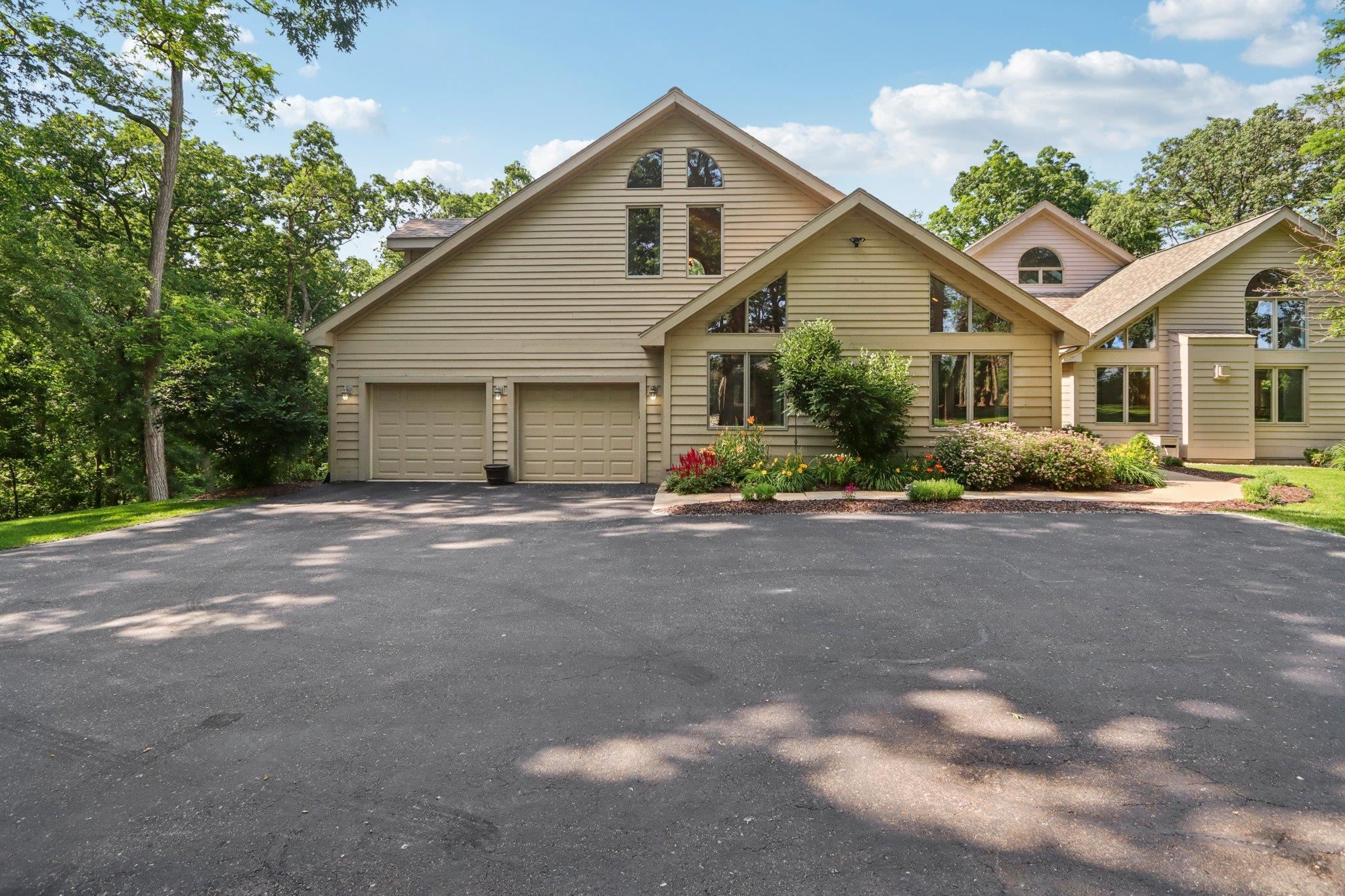 Oregon, Wisconsin, 53575, United States, 4 Bedrooms Bedrooms, ,5 BathroomsBathrooms,Residential,Active,2027819