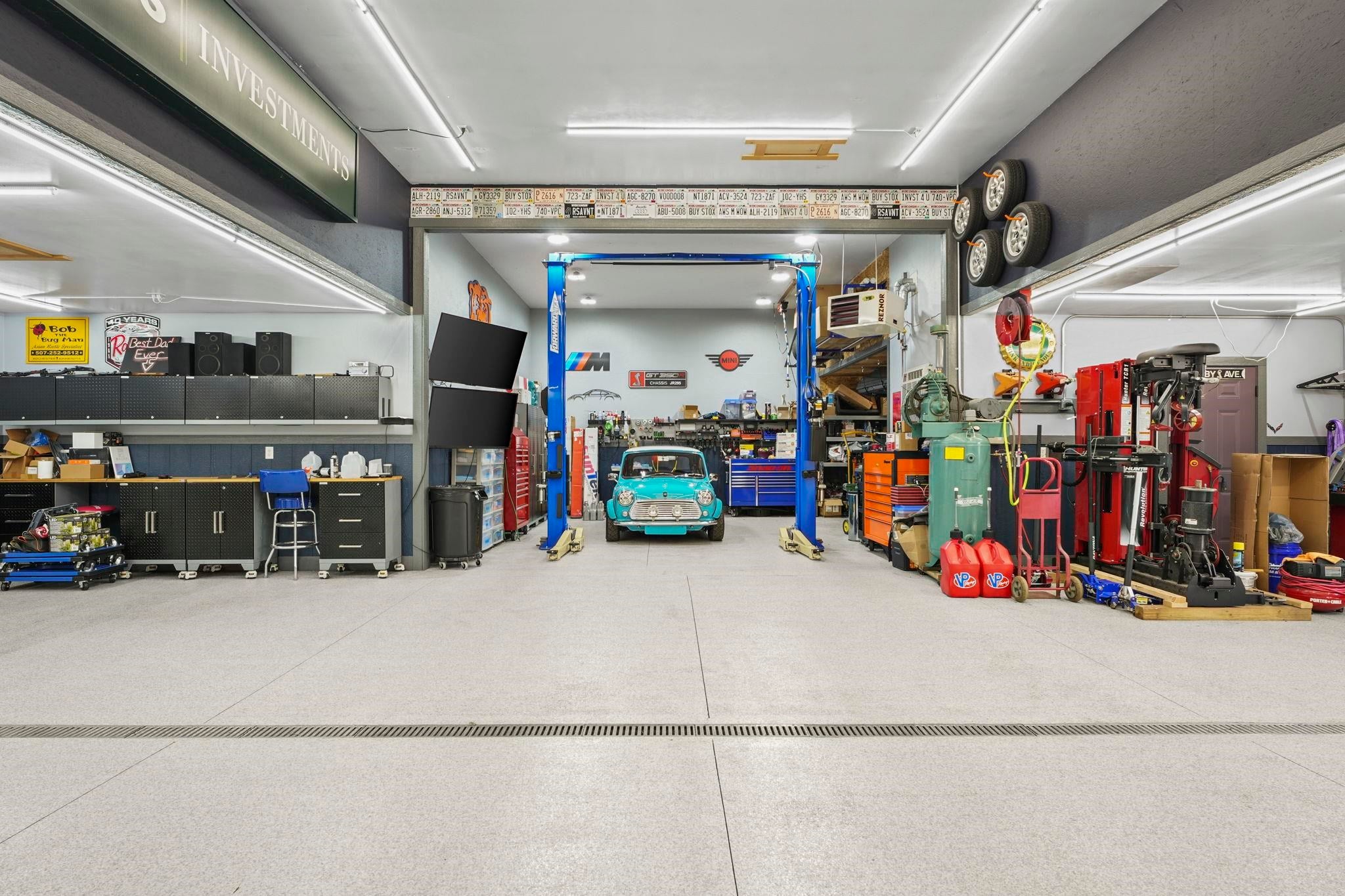 Mineral Point, Wisconsin, 53565, United States, 6 Bedrooms Bedrooms, ,3 BathroomsBathrooms,Residential,Active,1960179