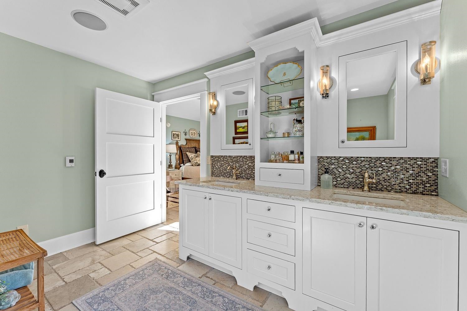 La Valle, Wisconsin, 53941, United States, 3 Bedrooms Bedrooms, ,4 BathroomsBathrooms,Residential,Active,1960140