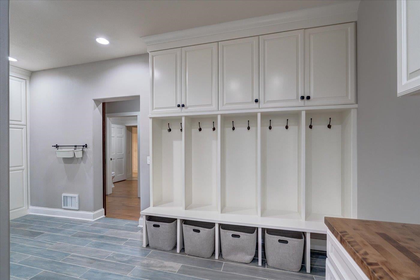 Verona, Wisconsin, 53593, United States, 5 Bedrooms Bedrooms, ,4 BathroomsBathrooms,Residential,Active,1913017