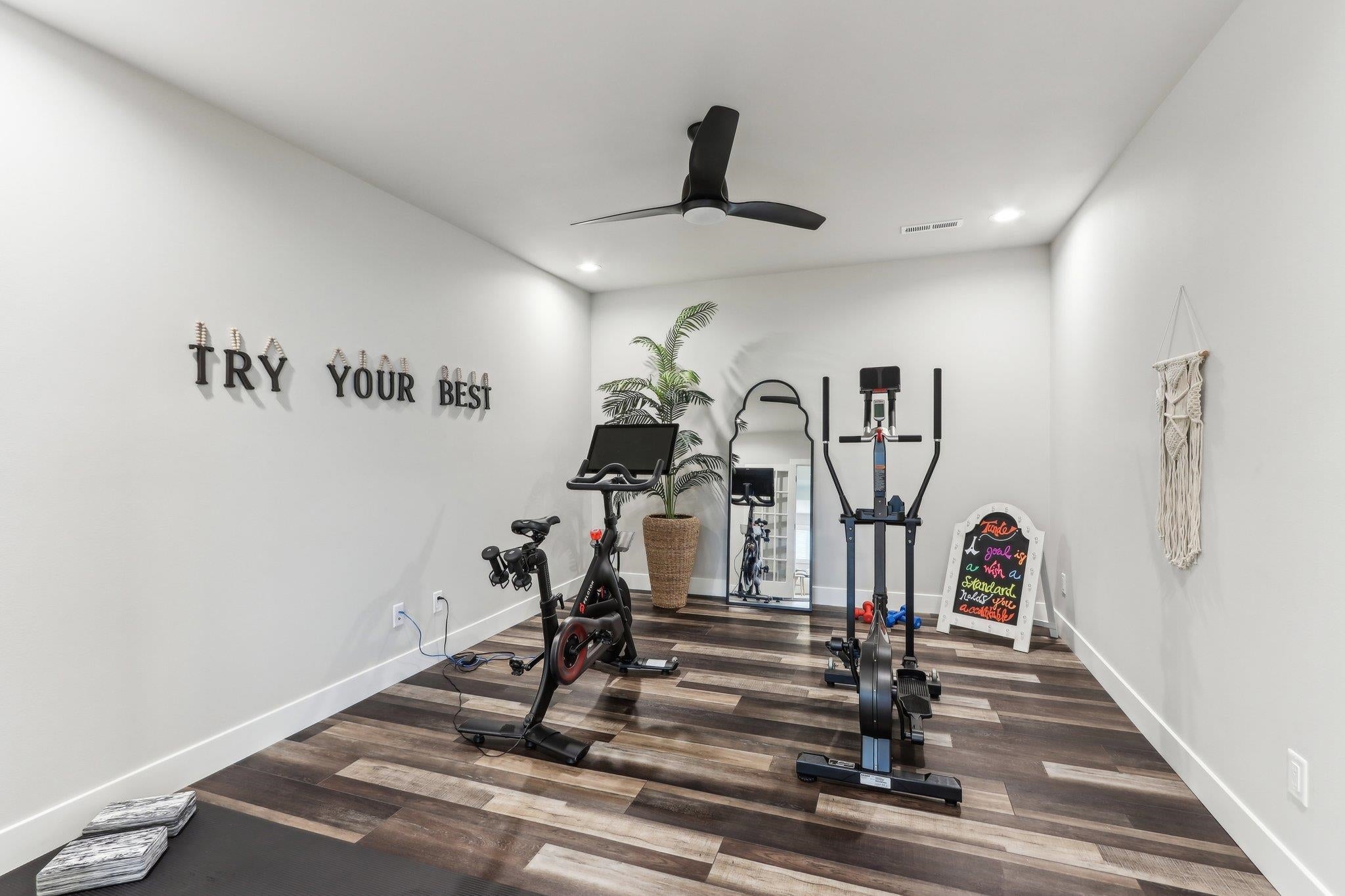 Waunakee, Wisconsin, 53597, United States, 4 Bedrooms Bedrooms, ,4 BathroomsBathrooms,Residential,Active,1892417