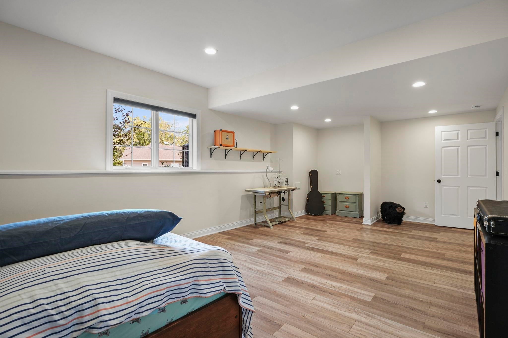 Mineral Point, Wisconsin, 53565, United States, 6 Bedrooms Bedrooms, ,3 BathroomsBathrooms,Residential,Active,1960179