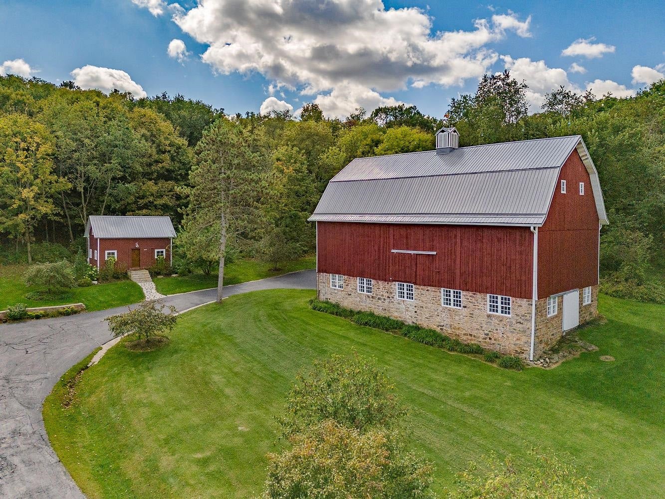 La Valle, Wisconsin, 53941, United States, 3 Bedrooms Bedrooms, ,4 BathroomsBathrooms,Residential,Active,1960140