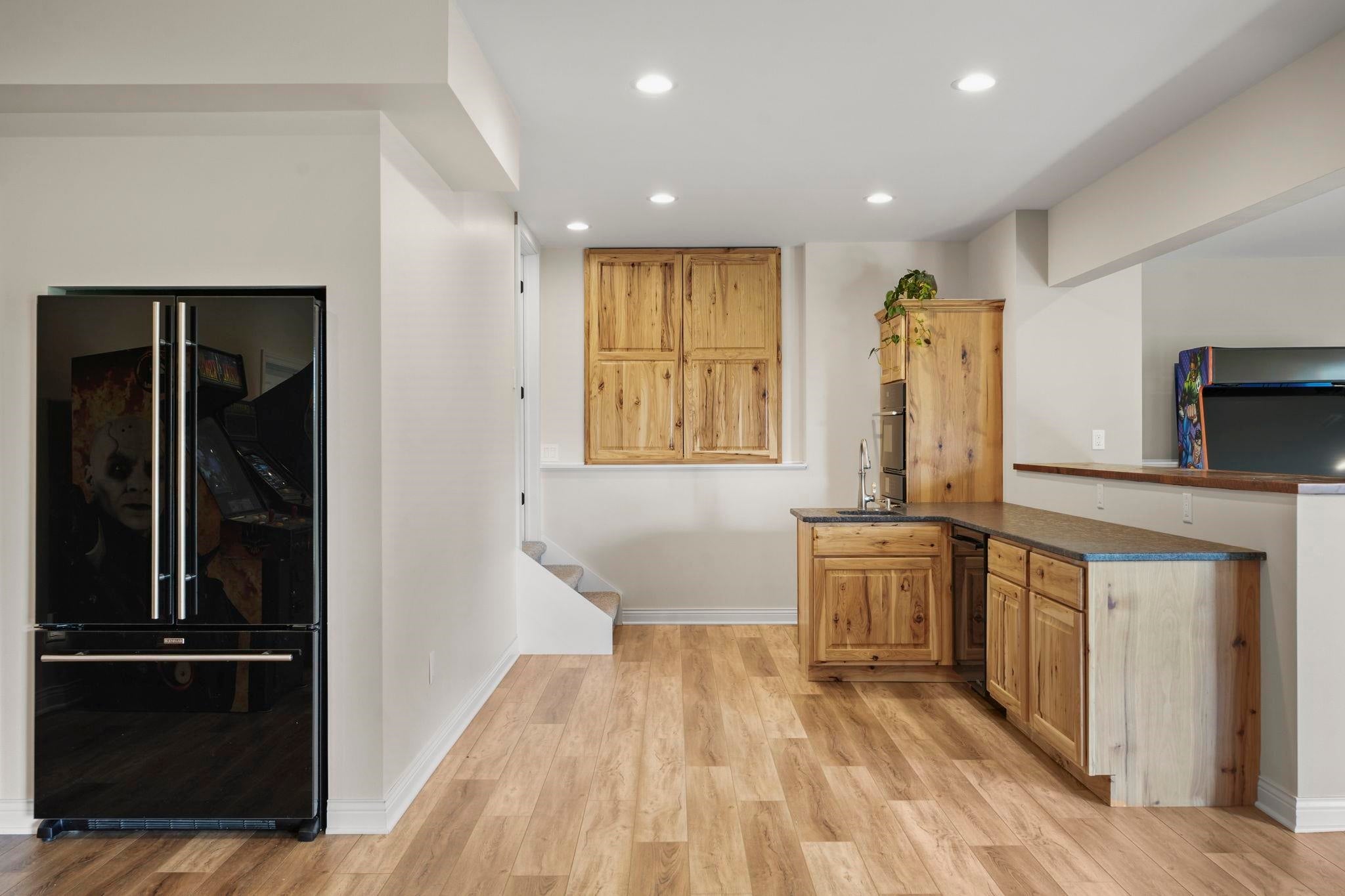 Mineral Point, Wisconsin, 53565, United States, 6 Bedrooms Bedrooms, ,3 BathroomsBathrooms,Residential,Active,1960179