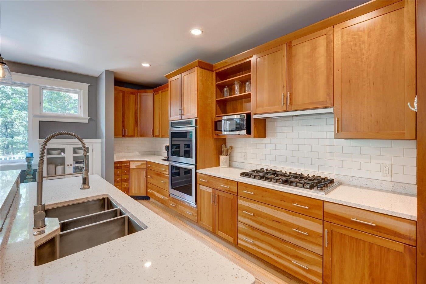 Verona, Wisconsin, 53593, United States, 4 Bedrooms Bedrooms, ,4 BathroomsBathrooms,Residential,Active,1909087