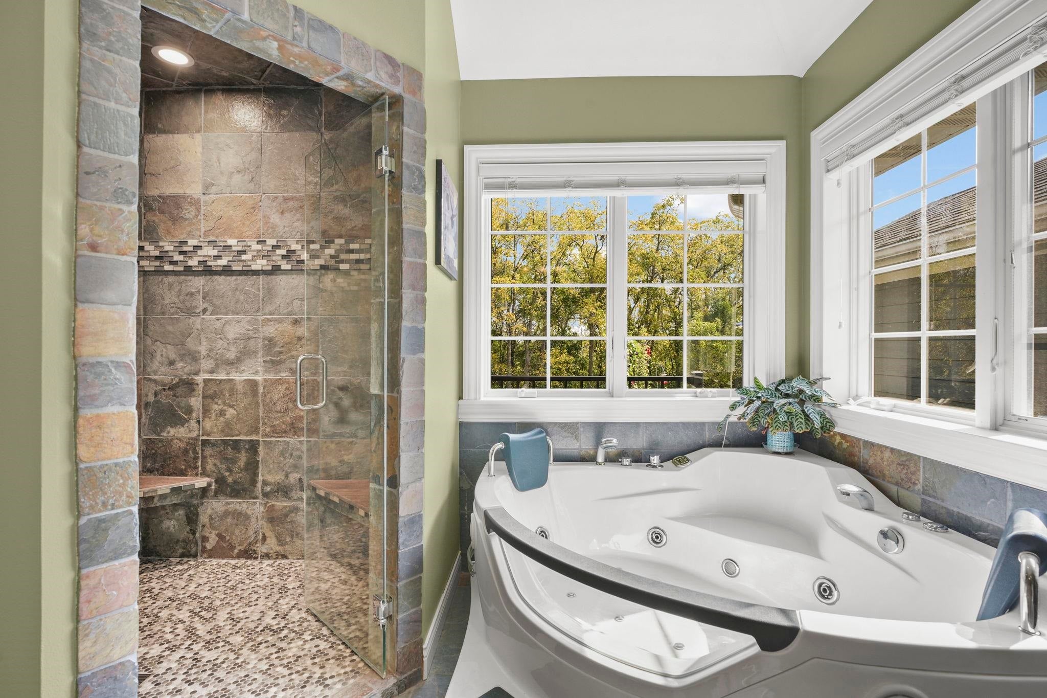 Mineral Point, Wisconsin, 53565, United States, 6 Bedrooms Bedrooms, ,3 BathroomsBathrooms,Residential,Active,2034307