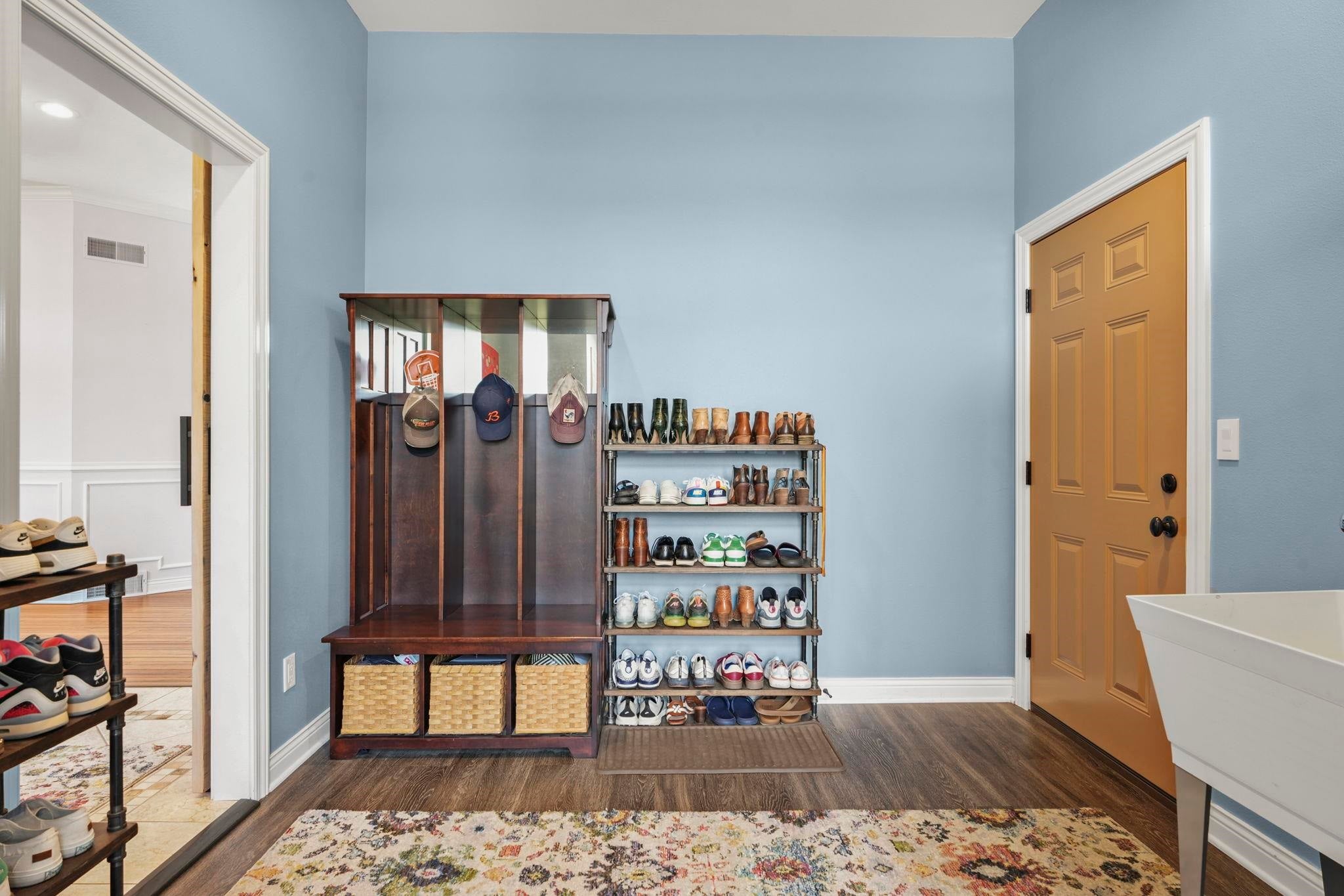 Mineral Point, Wisconsin, 53565, United States, 6 Bedrooms Bedrooms, ,3 BathroomsBathrooms,Residential,Active,1960179