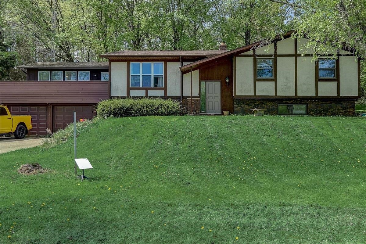 Lodi, Wisconsin, 53555, United States, 4 Bedrooms Bedrooms, ,2 BathroomsBathrooms,Residential,Contingent,2007323