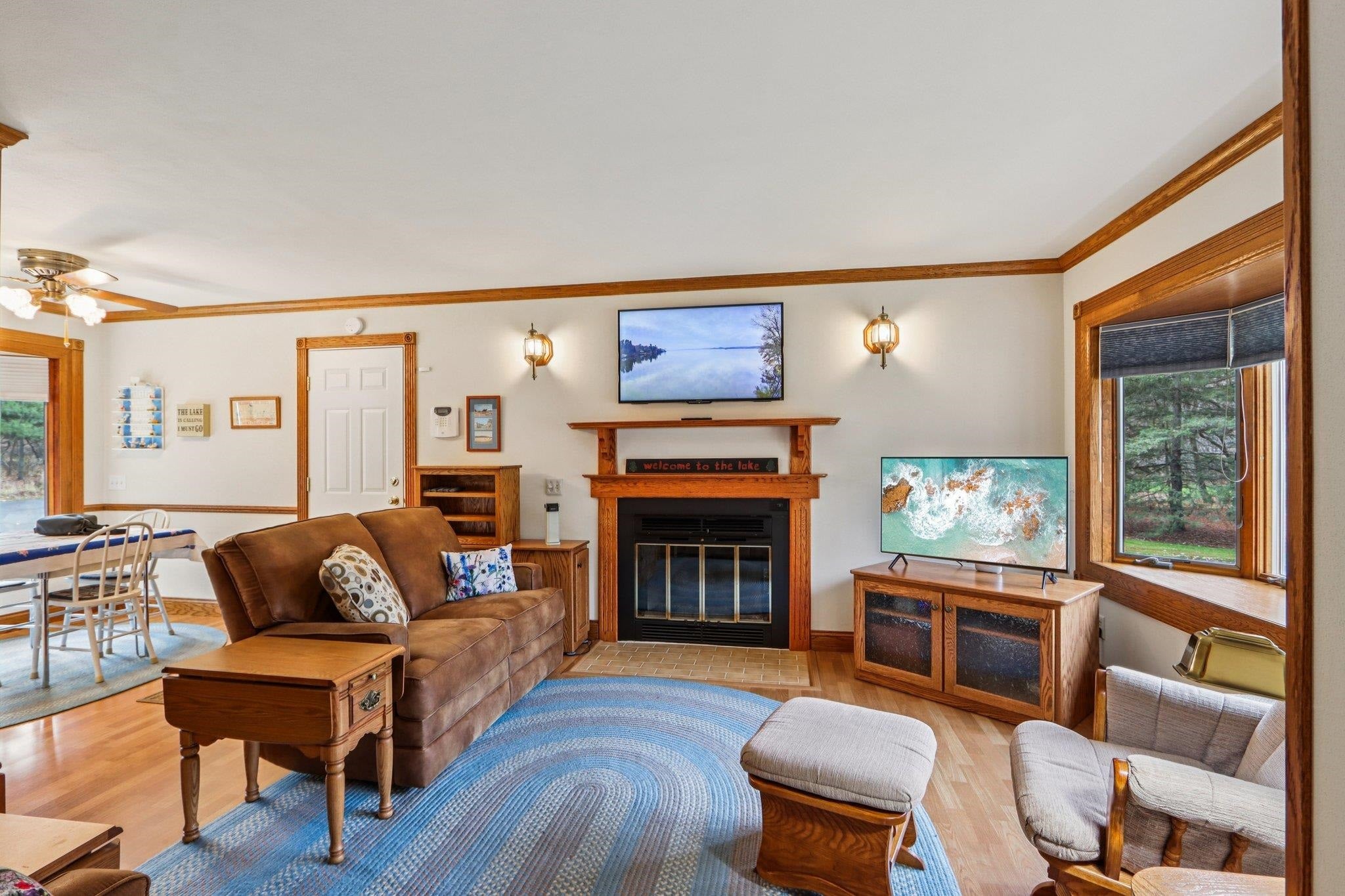 Poynette, Wisconsin, 53955, United States, 4 Bedrooms Bedrooms, ,2 BathroomsBathrooms,Residential,Active,1997880