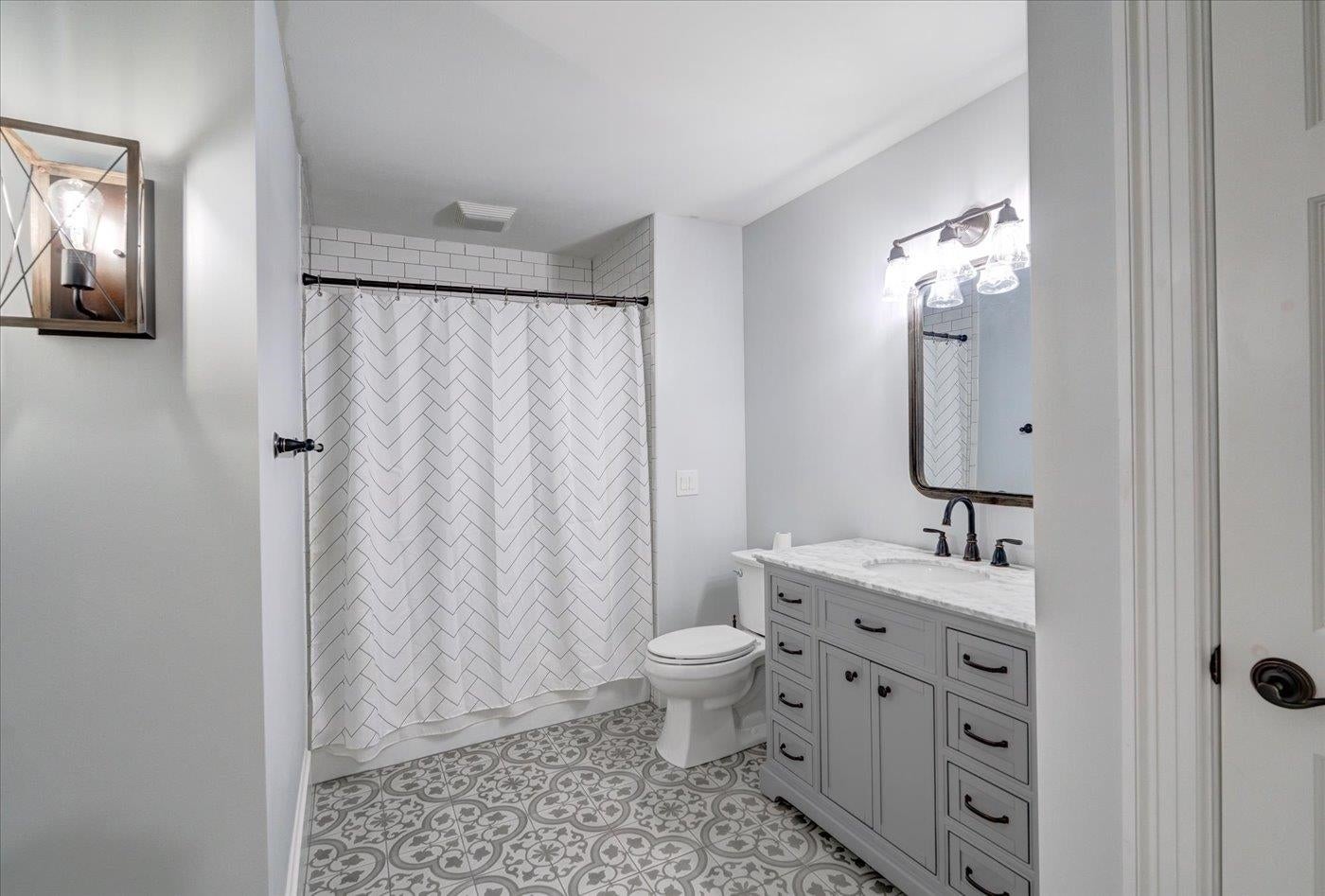 Verona, Wisconsin, 53593, United States, 5 Bedrooms Bedrooms, ,4 BathroomsBathrooms,Residential,Active,1913017