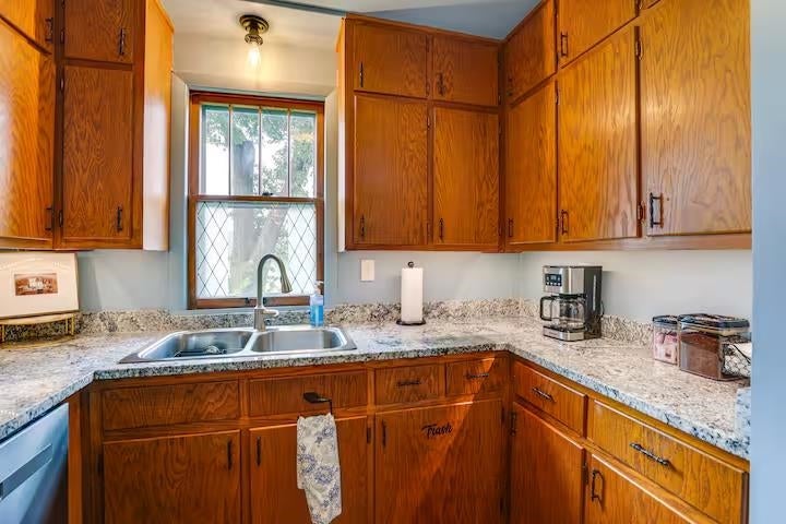 Enjoy rural living from this 5 bedroom 2 bath 3000 square foot beauty – image 30