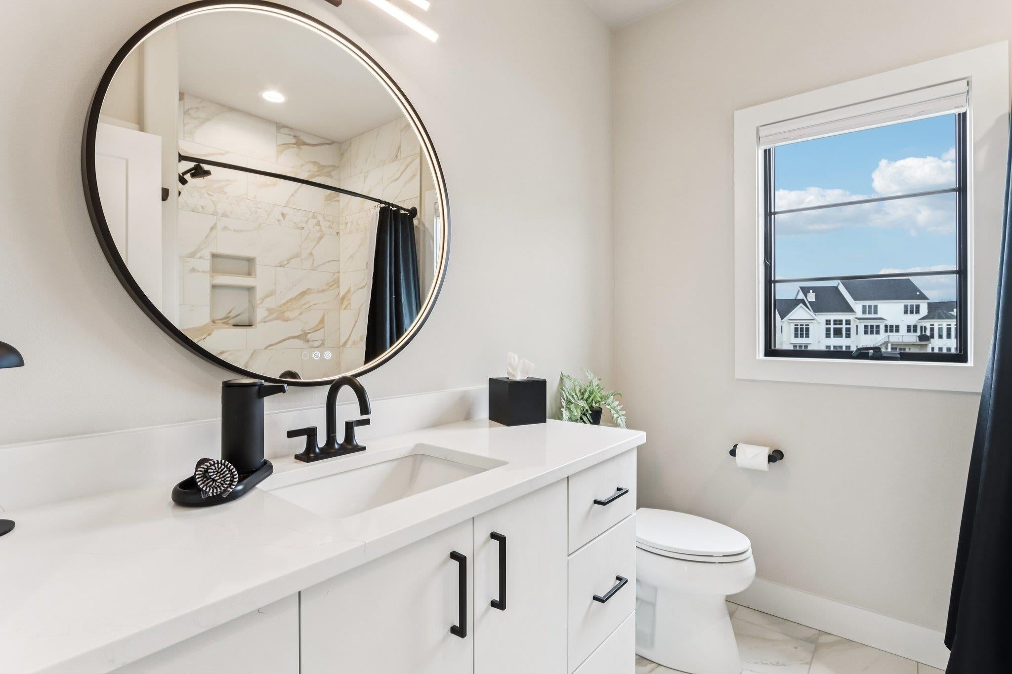 VIEWS OF THE COUNTRYSIDE + BACKS TO CONSERVANCY! IMPECCABLE TWO YEAR O – image 30