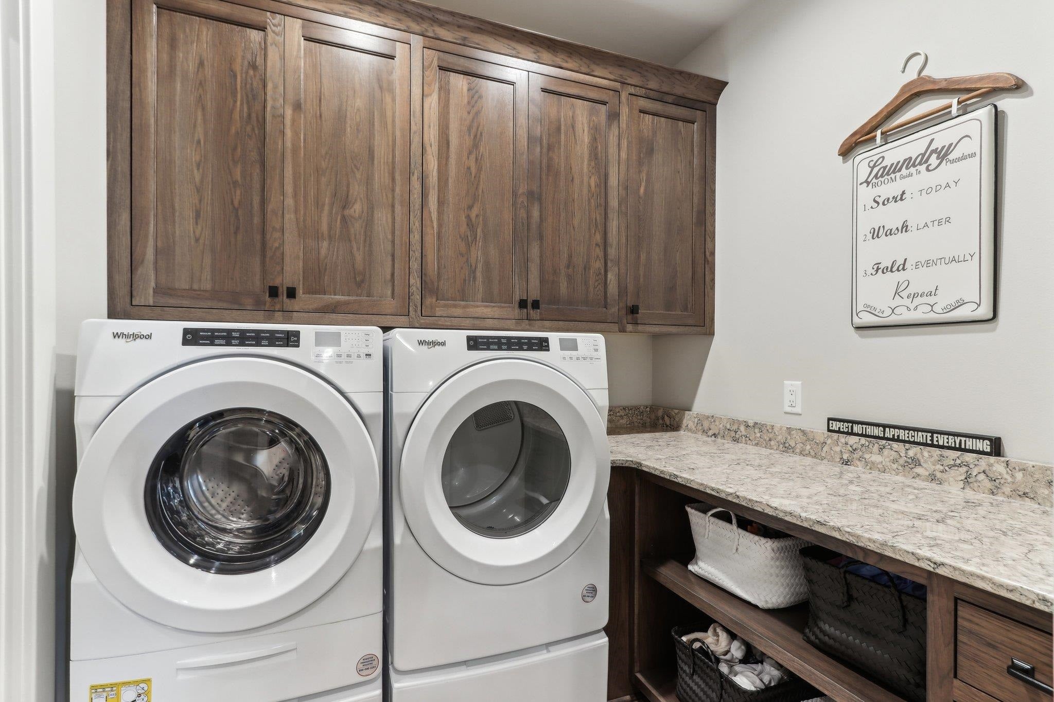 Waunakee, Wisconsin, 53597, United States, 4 Bedrooms Bedrooms, ,4 BathroomsBathrooms,Residential,Active,1892417