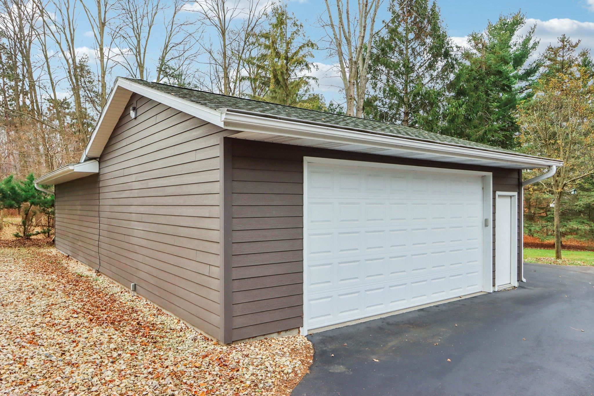 Poynette, Wisconsin, 53955, United States, 4 Bedrooms Bedrooms, ,2 BathroomsBathrooms,Residential,Active,1997880