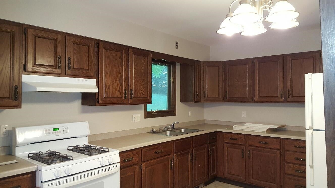 Lodi, Wisconsin, 53555, United States, 4 Bedrooms Bedrooms, ,2 BathroomsBathrooms,Residential,Contingent,2007323