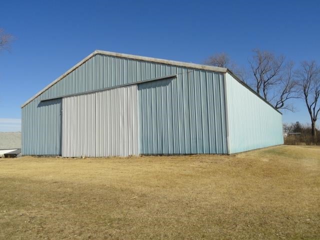 Enjoy rural living from this 5 bedroom 2 bath 3000 square foot beauty – image 69