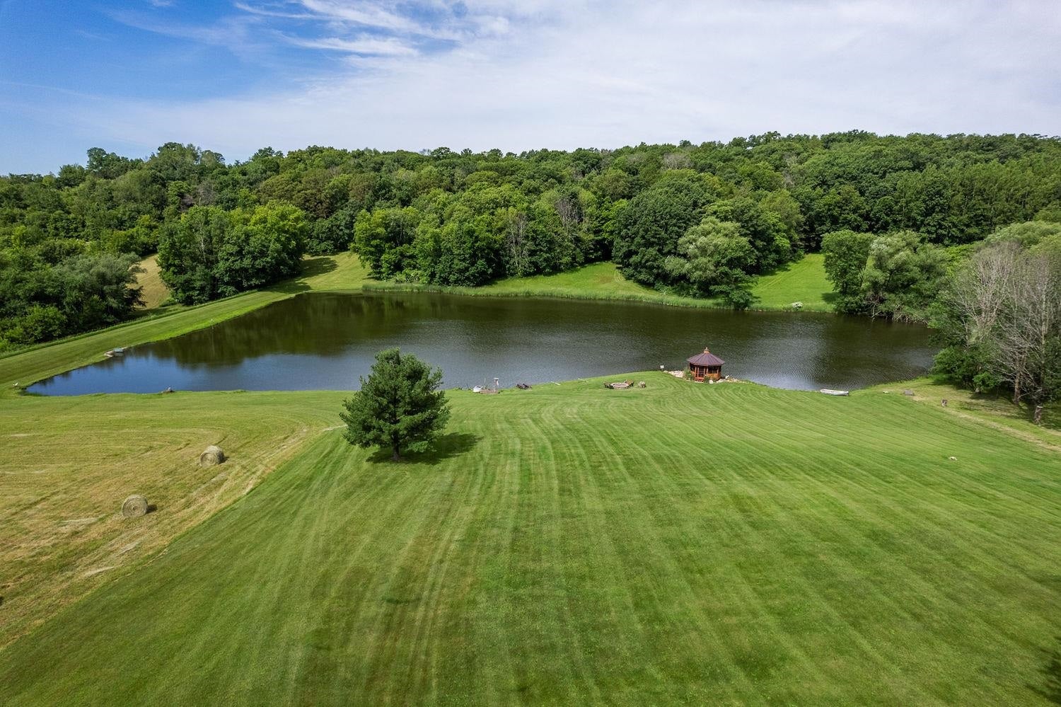 La Valle, Wisconsin, 53941, United States, 3 Bedrooms Bedrooms, ,4 BathroomsBathrooms,Residential,Active,1898021