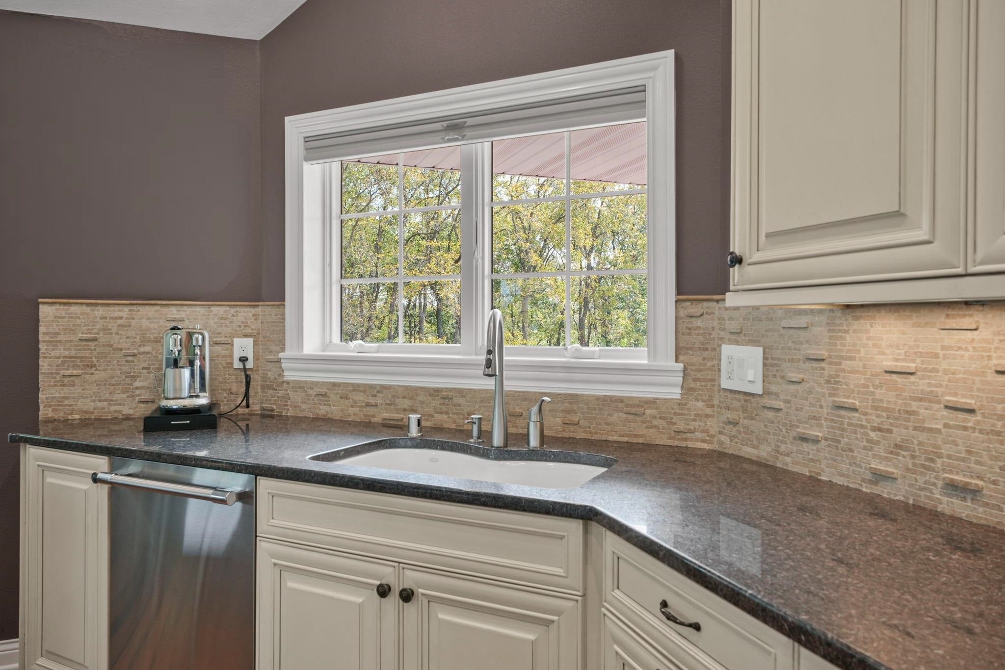 Mineral Point, Wisconsin, 53565, United States, 6 Bedrooms Bedrooms, ,3 BathroomsBathrooms,Residential,Active,2034307
