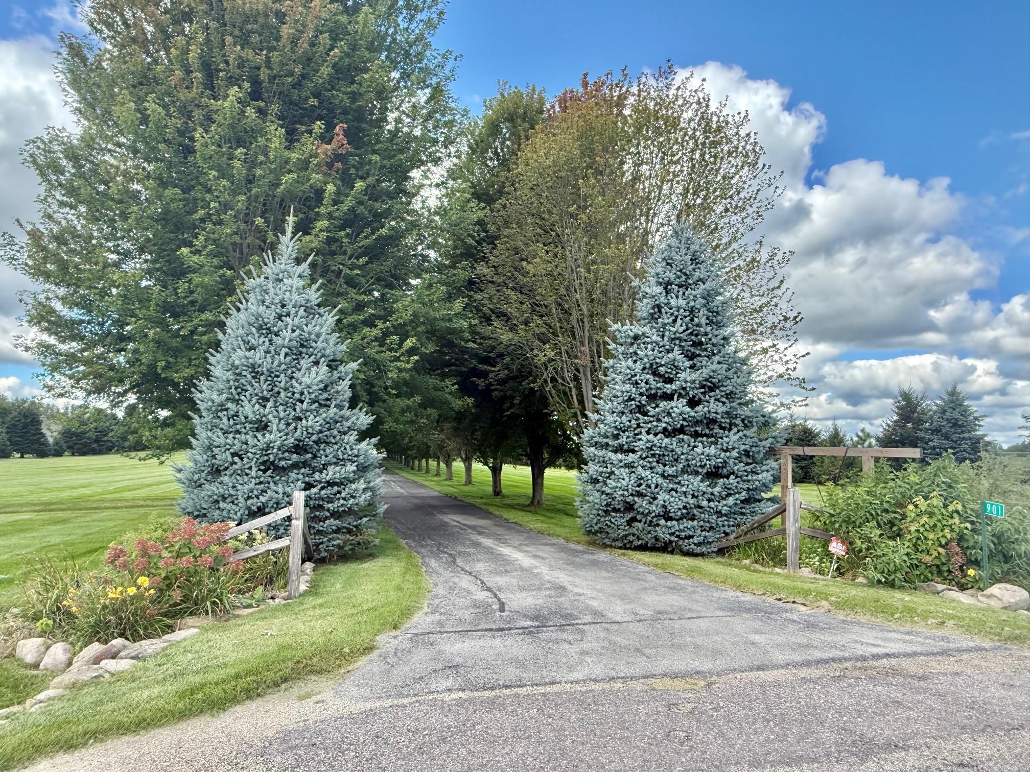 Stoughton, Wisconsin, 53589, United States, 4 Bedrooms Bedrooms, ,3 BathroomsBathrooms,Residential,Active,1929697
