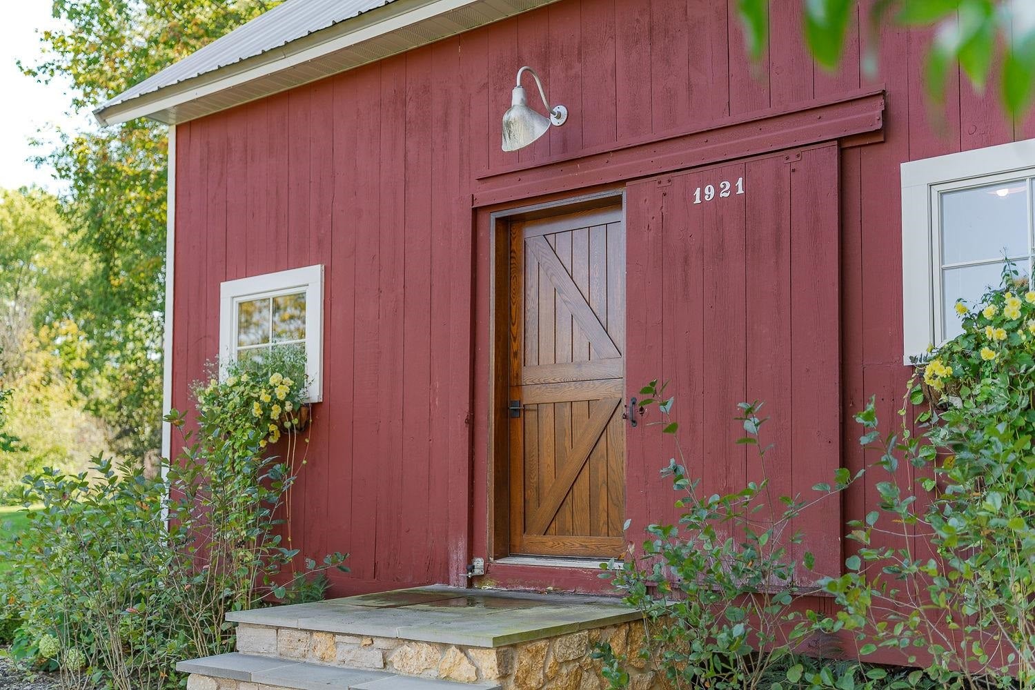 La Valle, Wisconsin, 53941, United States, 3 Bedrooms Bedrooms, ,4 BathroomsBathrooms,Residential,Active,1960140